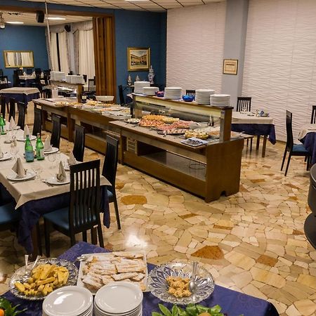 Hotel Il Telegrafo Melegnano Bagian luar foto