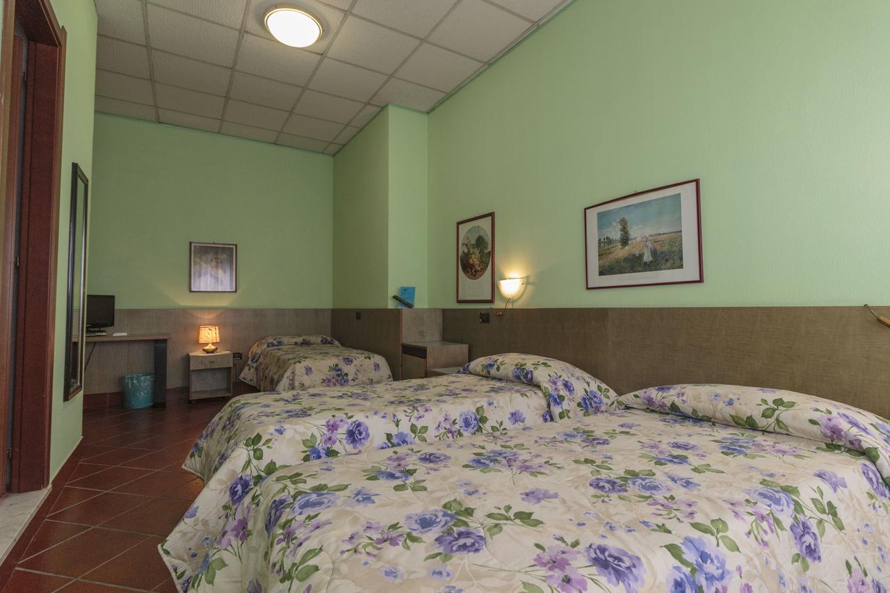 Hotel Il Telegrafo Melegnano Bagian luar foto