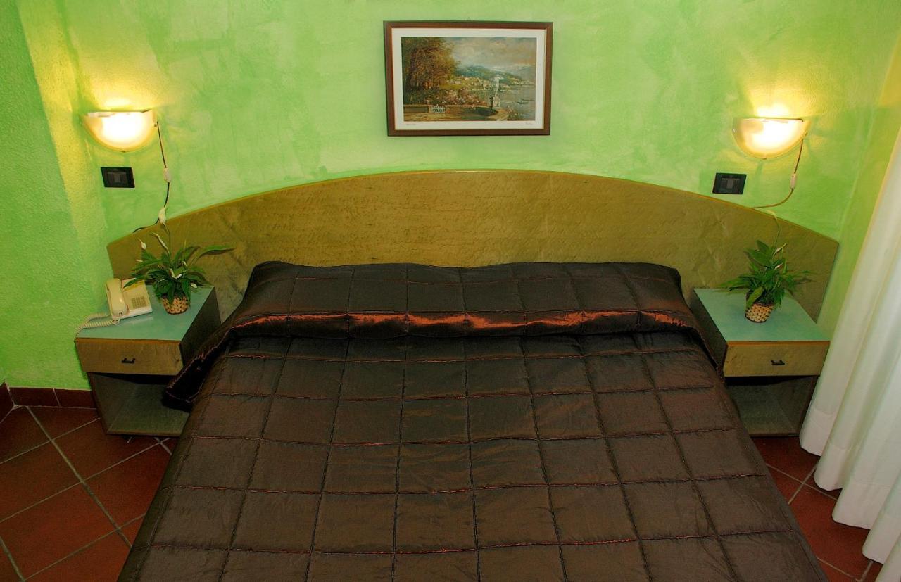 Hotel Il Telegrafo Melegnano Bagian luar foto